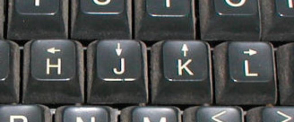 Буквы клавиатуры поменялись местами. Клавиши со стрелками. Клавиатура со стрелками. Клавиатура со стрелками слева. Клавиатура со стрелками на буквах.